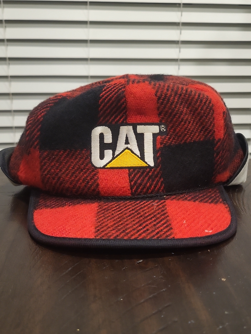 Vintage Caterpillar "CAT" Red And White Flannel Buffalo Check Hat Size Medium